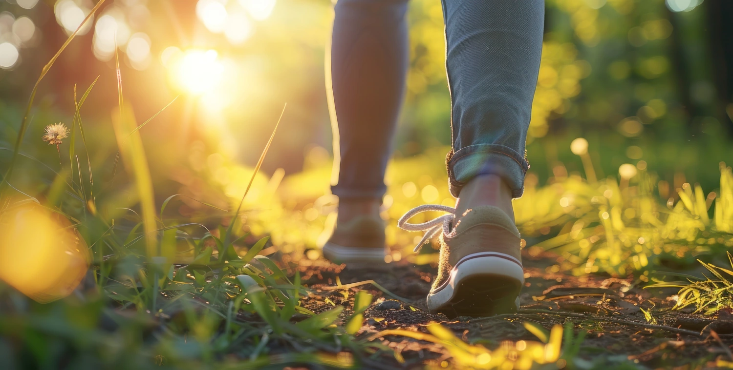 Gentle walking and movement exercises to support laparoscopic surgery recovery